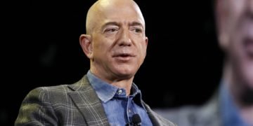 ಆನ್’ಲೈನ್ ದೈತ್ಯ ಕಂಪೆನಿ ಅಮೆಜಾನ್ ಸಿಇಒ ಹುದ್ದೆಯಿಂದ ನಿರ್ಗಮಿಸಲಿದ್ದಾರೆ ಜೆಫ್ ಬೆಜೋಸ್