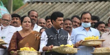 ತುಂಬಿದ ಭದ್ರೆಗೆ ಸಂಸದ ರಾಘವೇಂದ್ರ, ಕಾಡಾ ಅಧ್ಯಕ್ಷೆ ಪವಿತ್ರಾ ರಾಮಯ್ಯ ಬಾಗಿಣ ಅರ್ಪಣೆ