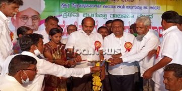 ಶಿಕ್ಷಕ ವೃತ್ತಿ ಎಂಬುದು ಜ್ಞಾನದ ಸಮುದ್ರ ಇದ್ದಂತೆ: ಶಾಸಕ ಬಂಡೆಪ್ಪ ಖಾಶೆಂಪುರ್ ಅಭಿಪ್ರಾಯ