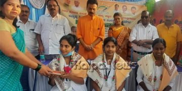 ಉಜ್ಜಿನೀಪುರ ಪ್ರಾಥಮಿಕ ಆರೋಗ್ಯ ಕೇಂದ್ರದ ವೈದ್ಯಕೀಯ ಸಿಬ್ಬಂದಿಗಳಿಗೆ ಅಭಿನಂದನೆ