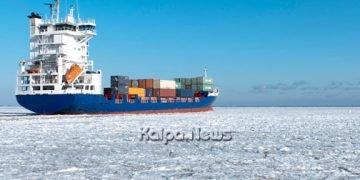 ಮಂಜುಗಡ್ಡೆಯಾದ ಆರ್ಕ್ಟಿಕ್ ಸಮುದ್ರ: ನಡುವೆಯೇ ಸಿಲುಕಿದ 18 ಹಡಗುಗಳು
