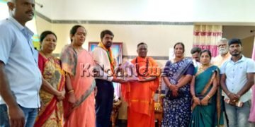 ಭದ್ರಾವತಿ ಬಿಳಿಕಿ ಮಠಕ್ಕೆ ಪರಿಷತ್ ಚುನಾವಣಾ ಬಿಜೆಪಿ ಅಭ್ಯರ್ಥಿ ಡಿ.ಎಸ್. ಅರುಣ್ ಭೇಟಿ…