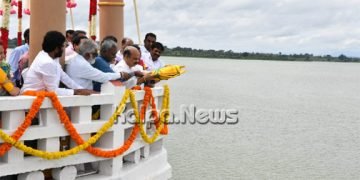 ಮುಖ್ಯಮಂತ್ರಿ ಬಸವರಾಜ ಬೊಮ್ಮಾಯಿ ಅವರಿಂದ  ಕಬಿನಿ ಜಲಾಶಯಕ್ಕೆ ಬಾಗಿನ…