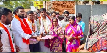 ಪಪಂ ಸಮಗ್ರ ಅಭಿವೃದ್ಧಿಗೆ ಬಿಜೆಪಿ ಬೆಂಬಲಿಸಿ: ನಾಯಕನಹಟ್ಟಿಯಲ್ಲಿ ಶ್ರೀರಾಮುಲು ಮತಪ್ರಚಾರ