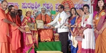 ವೈಜ್ಞಾನಿಕ ನಾಗಾಲೋಟದಲ್ಲಿ ಕೆಲವು ಆದರ್ಶಗಳು ಮರೆಯಾಗಿವೆ: ವೀರಸೋಮೇಶ್ವರ ಶ್ರೀ ಆತಂಕ