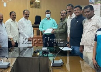 ವ್ಯಾಪಾರ-ವಹಿವಾಟು ನಡೆಸಲು ಅನುವು ಮಾಡಿಕೊಡುವಂತೆ ಡಿಸಿಗೆ ವಾಣಿಜ್ಯ ಸಂಘದ ಮನವಿ