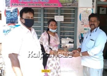 ರಸ್ತೆಯಲ್ಲಿ ಸಿಕ್ಕ ಪರ್ಸನ್ನು ವಾರಸುದಾರರಿಗೆ ಹಿಂದಿರುಗಿಸಿ ಪ್ರಾಮಾಣಿಕತೆ ಮೆರೆದ ಸೈಕಲ್ ಶಾಪ್  ರಫೀಕ್!