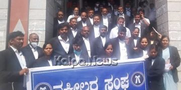 ಅಂಬೇಡ್ಕರ್ ಭಾವಚಿತ್ರಕ್ಕೆ ಅವಮಾನಿಸಿದ ಘಟನೆ ಖಂಡಿಸಿ ಭದ್ರಾವತಿ ವಕೀಲರ ಪ್ರತಿಭಟನೆ