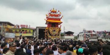 ಬೇಲೂರು ಚನ್ನಕೇಶವ ಸ್ವಾಮಿ ಅದ್ಧೂರಿ ರಥೋತ್ಸವ: ಹರಿದು ಬಂದ ಭಕ್ತಸಾಗರ