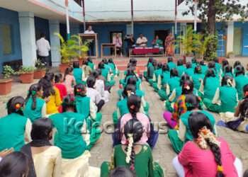 ಭದ್ರಾವತಿ: ಶಿಕ್ಷಕ ವರ್ಗದಿಂದ ವಿದ್ಯಾರ್ಥಿನಿಯರಿಗೆ ಅದ್ಧೂರಿ ಸ್ವಾಗತ…