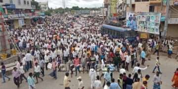 ನ್ಯಾ.ಮೋಹನ್ ದಾಸ್ ವರದಿಯನ್ನು ಜಾರಿಗೊಳಿಸಿ: ಚಳ್ಳಕೆರೆಯಲ್ಲಿ ಬೃಹತ್ ಪ್ರತಿಭಟನೆ