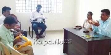 ಗ್ರಾಮ ಒನ್ ಕೇಂದ್ರಗಳಲ್ಲಿ ಸಾರ್ವಜನಿಕರಿಗೆ ಉತ್ತಮ ಸೇವೆ ಒದಗಿಸಿ: ತಹಶೀಲ್ದಾರ್ ರಘುಮೂರ್ತಿ