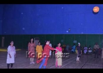 ಮಹಿಳಾ ನೌಕರರೊಂದಿಗೆ ಬೆರೆತು ಕ್ರೀಡಾ ಸ್ಫೂರ್ತಿ ಮೆರೆದ ಕುಲಸಚಿವೆ ಅನುರಾಧ