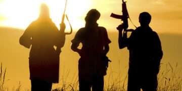 ಭಾರತೀಯ ಭದ್ರತಾ ಪಡೆಗಳ ಭರ್ಜರಿ ಕಾರ್ಯಾಚರಣೆ: 8 ಭಯೋತ್ಪಾದಕ ಸಹಚರರ ಬಂಧನ