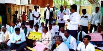 ಚಳ್ಳಕೆರೆ: ಪರಶುರಾಂಪುರ ಹೋಬಳಿಯನ್ನು ತಾಲ್ಲೂಕು ಕೇಂದ್ರವಾಗಿ ಪರಿಗಣಿಸುವಂತೆ ಒತ್ತಾಯ