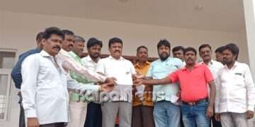 ಚಳ್ಳಕೆರೆ: ಪತ್ರಕರ್ತರ ಮೇಲೆ ಹಲ್ಲೆ ಹಿನ್ನಲೆ ಸೂಕ್ತ ಕಾನೂನು ಕ್ರಮಕ್ಕೆ ಒತ್ತಾಯ