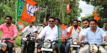 ಬುಲೆಟ್ ಏರಿ ಬಂದ ಸಂಸದರು: ‘ವಿಕಾಸ ತೀರ್ಥ’ ಬೈಕ್ ರ್ಯಾಲಿಗೆ ರಾಘವೇಂದ್ರ ಚಾಲನೆ