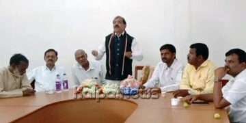 ಚಳ್ಳಕೆರೆ: ಸಮುದಾಯದ ಅಭಿವೃದ್ಧಿಗೆ ನೆರವು ನೀಡದಿದ್ದಲ್ಲಿ ಚುನಾವಣಾ ಬಹಿಷ್ಕಾರ