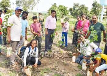 ಸಸಿನೆಟ್ಟು, ಪ್ಲಾಸ್ಟಿಕ್ ಆರಿಸಿ ವಿಶ್ವ ಪರಿಸರ ದಿನ ಆಚರಣೆ…