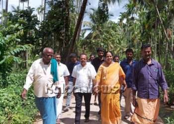 ಭದ್ರಾವತಿ: ಅಕಾಲಿಕ ಮಳೆ ಹಾನಿ ಜಮೀನಿಗೆ ಪವಿತ್ರ ರಾಮಯ್ಯ ಭೇಟಿ