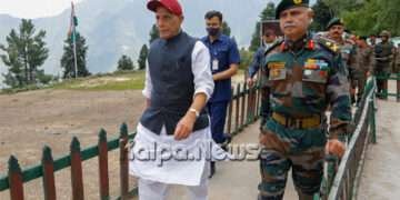 Raksha Mantri reviews security situation along the border areas of Jammu & Kashmir