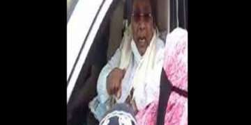 ನಿಮ್ಮ ಹಣ ಬೇಡ: ಸಿದ್ದರಾಮಯ್ಯ ಕೊಟ್ಟ ಹಣವನ್ನು ಅವರ ಕಾರಿನತ್ತ ಎಸೆದ ಮುಸ್ಲಿಂ ಮಹಿಳೆ