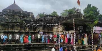 ಕೊನೆ ಶ್ರಾವಣ ಶನಿವಾರ ಸಂಭ್ರಮ, ದೇವಾಲಯಗಳಿಗೆ ಭಕ್ತರ ದಂಡು, ಹಲವೆಡೆ ಅನ್ನದಾನ