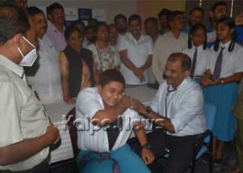 ಸರಕಾರಿ ಶಾಲೆ ಮಕ್ಕಳಿಗೆ ಉಚಿತ ಟೈಪಾಯಿಡ್‌ ಲಸಿಕೆ: ಎಡಿಸಿ ನಾಗೇಂದ್ರ ಹೊನ್ನಳ್ಳಿ ಮೆಚ್ಚುಗೆ
