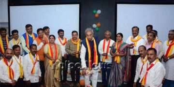 ಶಿಕ್ಷಕರು ಮಕ್ಕಳನ್ನು ಕನ್ನಡ ಮಾಧ್ಯಮಕ್ಕೆ ಸೇರಿಸಲು ಮುಂದಾಗಲಿ: ಬಸವರಾಜ ಹೊರಟ್ಟಿ