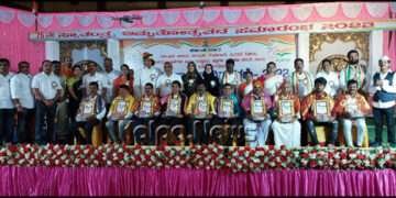 ಸ್ವಾತಂತ್ರ ಹೋರಾಟಗಾರರ ಆದರ್ಶವನ್ನು ಮೈಗೂಡಿಸಿಕೊಳ್ಳಿ: ತಹಶೀಲ್ದಾರ್ ಶೋಭಲಕ್ಷ್ಮಿ