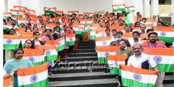 ಹರ್ ಘರ್ ತಿರಂಗಾ ಅಭಿಯಾನಕ್ಕೆ ಬೆಂಗಳೂರು ಗ್ರಾಮಾಂತರ ಜಿಲ್ಲಾಧಿಕಾರಿ ಆರ್. ಲತಾ ಚಾಲನೆ