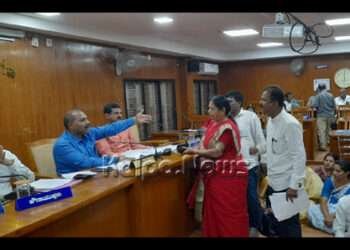 ಅನುದಾನ ಹಂಚಿಕೆಯಲ್ಲಿ ತಾರತಮ್ಯ ಜೆಡಿಎಸ್ ಸದಸ್ಯರಿಂದ ಧರಣಿ