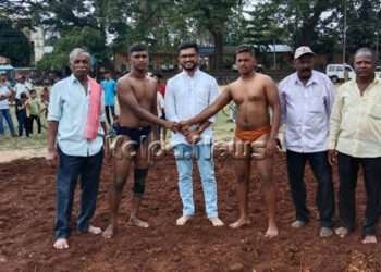 ಭದ್ರಾವತಿ: ದಸರಾ ಕುಸ್ತಿ ಪಂದ್ಯಾವಳಿಗೆ ಪೌರಾಯುಕ್ತ ಮನುಕುಮಾರ್ ಚಾಲನೆ