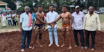 ಭದ್ರಾವತಿ: ದಸರಾ ಕುಸ್ತಿ ಪಂದ್ಯಾವಳಿಗೆ ಪೌರಾಯುಕ್ತ ಮನುಕುಮಾರ್ ಚಾಲನೆ