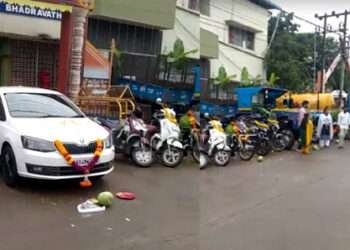 ಭದ್ರಾವತಿ ನಗರಸಭೆಯಲ್ಲಿ ಆಯುಧಪೂಜೆ ಸಂಭ್ರಮ: ವಾಹನಗಳಿಗೆ ವಿಶೇಷ ಪೂಜೆ