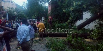 ಹೊಸಪೇಟೆ| ಭಾರೀ ಮಳೆ ಸೃಷ್ಟಿಸಿದ ಅವಾಂತರ: ಸಂಚಾರಕ್ಕೆ ಅಡ್ಡಿ