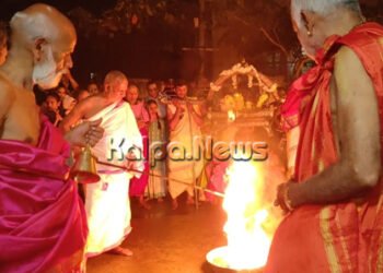 ಭದ್ರಾವತಿಯಲ್ಲಿ ಲಕ್ಷ ದೀಪೋತ್ಸವದ ಸಂಭ್ರಮಕ್ಕೆ ಮೆರುಗು ನೀಡಿದ ಚಂಡೆ ವಾದ್ಯ, ನೃತ್ಯ