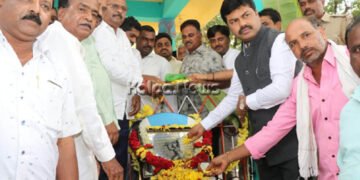 ಕನಕರು ಆದರ್ಶವಾದರೆ, ಓಬವ್ವ ನಮಗೆಲ್ಲಾ ಸ್ಪೂರ್ತಿ: ಸಂಸದ ರಾಘವೇಂದ್ರ ಅಭಿಮತ