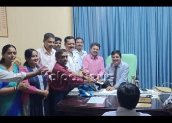 ಅನುದಾನಿತ ನೌಕರರ ಸಾಲದ ಮೊಬಲಗನ್ನು ಖಜಾನೆ-2ರಲ್ಲಿ ಕಡಿತಗೊಳಿಸಲು ಆಗ್ರಹ