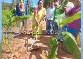 ಅತ್ತಿಗುಂದ ಗ್ರಾಮದ ರೈತರ ಅಚ್ಚುಕಟ್ಟು ರಸ್ತೆಗೆ ಕಾಡಾ ಅಧ್ಯಕ್ಷೆ ಪವಿತ್ರಾ ರಾಮಯ್ಯ ಗುದ್ದಲಿ ಪೂಜೆ