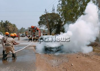ನಡುರಸ್ತೆಯಲ್ಲೇ ಹೊತ್ತಿ ಉರಿದ ಕಾರು: ಕಾರಣವೇನು ಗೊತ್ತಾ?