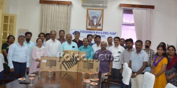 ವಿಐಎಸ್’ಎಲ್ ಸಂಸ್ಥಾಪಕರ ದಿನಾಚರಣೆ: ಗ್ರಾಮೀಣ ಶಿಕ್ಷಕರಿಗೆ ಕಂಪ್ಯೂಟರ್, ವೆಬ್’ಕ್ಯಾಮ್ ಉಡುಗೊರೆ