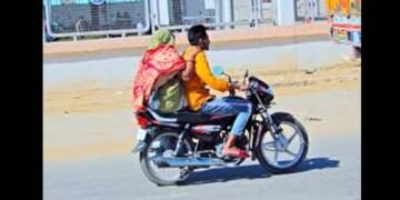 ಮಹಿಳೆಯರೇ ಎಚ್ಚರ! ಬೈಕಿನ ಹಿಂಬದಿಯಲ್ಲಿ ನಿರ್ಲಕ್ಷವಾಗಿ ಕೂರುವ ಮುನ್ನ ಈ ಸುದ್ದಿ ಓದಿ