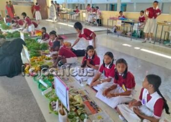 ಮೆಟ್ರಿಕ್ ಮೇಳ: ತರಕಾರಿ, ಹಣ್ಣು ವ್ಯಾಪಾರ ಮಾಡಿದ ಸರ್ಕಾರಿ ಶಾಲಾ ಮಕ್ಕಳು