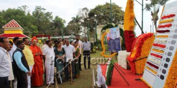 ಕಣ್ಮನ ಸೆಳೆಯುತ್ತಿರುವ ಫಲಪುಷ್ಪ ಪ್ರದರ್ಶನ: ಸಾರ್ವಜನಿಕರಿಂದ ಅಪಾರ ಮೆಚ್ಚುಗೆ