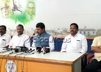 ಶಿವಮೊಗ್ಗದಲ್ಲಿ ಲ್ಯಾಂಡ್ ಆಗುವ ಮೊದಲ ವಿಮಾನದಲ್ಲಿ ಯಾರು, ಎಷ್ಟು ಗಂಟೆಗೆ ಬರಲಿದ್ದಾರೆ?