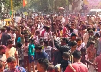 ಶಿವಮೊಗ್ಗದಲ್ಲಿ ಹೋಳಿ ಸಂಭ್ರಮ: ಬಿಗಿ ಭದ್ರತೆ ನಡುವೆ ಬಣ್ಣ ಹಚ್ಚಿ ಸಂಭ್ರಮಿಸಿದ ಯುವಕರು