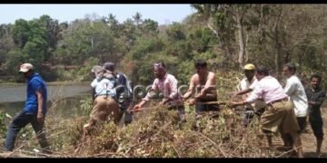 ಚಂದ್ರಗುತ್ತಿ: ಕೆರೆ ಸ್ವಚ್ಚತಾ ಕಾರ್ಯ ನಡೆಸಿ ಮರು ಕಾಯಕಲ್ಪಕ್ಕೆ ಮುಂದಾದ ಗ್ರಾಮಸ್ಥರು