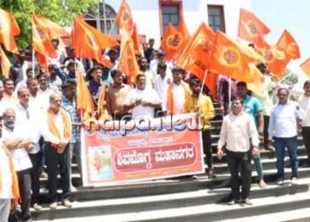 ಜಿಲ್ಲಾಧಿಕಾರಿ ಕಚೇರಿ ಆವರಣದಲ್ಲಿ ಆಜಾನ್ ಕೂಗಿದವರ ಗಡಿಪಾರು ಮಾಡಿ