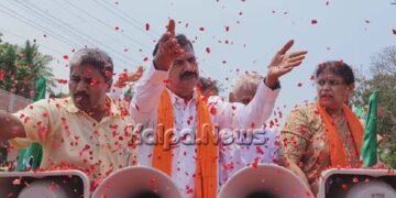 ಸಾಗರದಿಂದ ನಾಮಪತ್ರ ಸಲ್ಲಿಸಿದ ಹಾಲಪ್ಪ: ಮೆರವಣಿಗೆಯಲ್ಲಿ ಜನಸ್ತೋಮ, ಪುಷ್ಪವೃಷ್ಠಿ